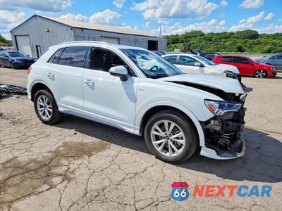 Czwarte zdjęcie samochodu z boku: 2024 AUDI Q3 PREMIUM S LINE 45 VIN:WA1DECF39R1208952 - miniatura