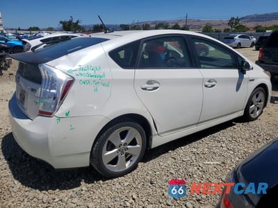 Trzecie zdjęcie samochodu z tyłu: 2010 TOYOTA PRIUS V VIN:JTDKN3DU6A0056728 - miniatura