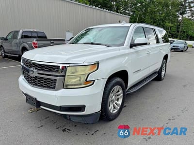 2019 CHEVROLET SUBURBAN K1500 LT 1GNSKHKC1KR273818 - główne zdjęcie licytacji z USA - miniatura