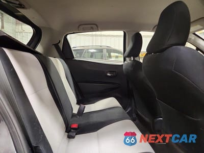 Zdjęcie 10 z 12 samochodu: 2012 TOYOTA YARIS 5-DOOR LE VIN:JTDKTUD36CD531146 - miniatura