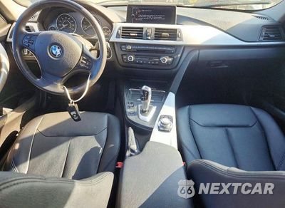 Zdjęcie 8 z 12 samochodu: 2013 BMW 328 XI SULEV VIN:WBA3B5C58DF597992 - miniatura