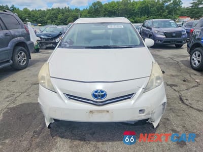 Piąte zdjęcie samochodu w środku: 2012 TOYOTA PRIUS V THREE VIN:JTDZN3EU2C3176556 - miniatura