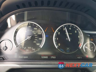 Zdjęcie 9 z 13 samochodu: 2017 BMW X5 XDR40E VIN:5UXKT0C33H0V97774 - miniatura