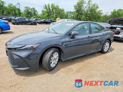 2025 TOYOTA CAMRY LE 4T1DAACK2SU513808 - główne zdjęcie licytacji z USA - miniatura