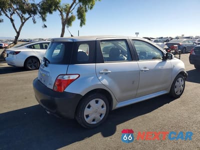 Trzecie zdjęcie samochodu z tyłu: 2006 SCION XA BASE VIN:JTKKT604X60171877 - miniatura