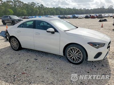 Czwarte zdjęcie samochodu z boku: 2025 MERCEDES-BENZ CLA 250 VIN:W1K5J4GB9SN498597 - miniatura