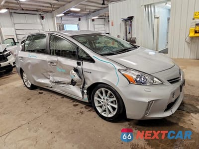 Czwarte zdjęcie samochodu z boku: 2012 TOYOTA PRIUS V FIVE VIN:JTDZN3EU7C3176830 - miniatura