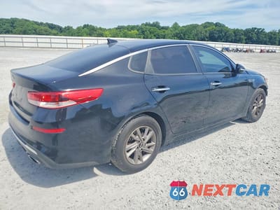 Trzecie zdjęcie samochodu z tyłu: 2020 KIA OPTIMA LX VIN:5XXGT4L37LG430632 - miniatura