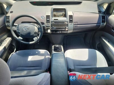 Zdjęcie 8 z 12 samochodu: 2005 TOYOTA PRIUS BASE VIN:JTDKB20U253054925 - miniatura