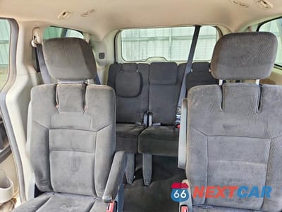 Zdjęcie 10 z 13 samochodu: 2016 DODGE GRAND CARAVAN SE VIN:2C4RDGBG9GR342660 - miniatura