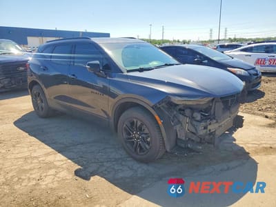 Czwarte zdjęcie samochodu z boku: 2021 CHEVROLET BLAZER 2LT VIN:3GNKBCR42MS553989 - miniatura
