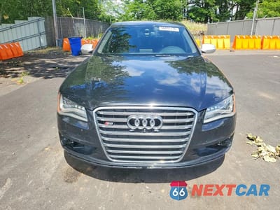 Piąte zdjęcie samochodu w środku: 2013 AUDI S8 QUATTRO VIN:WAUD2AFD1DN026673 - miniatura