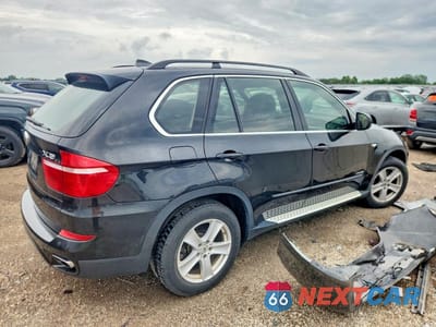 Trzecie zdjęcie samochodu z tyłu: 2010 BMW X5 XDRIVE48I VIN:5UXFE8C53AL311244 - miniatura