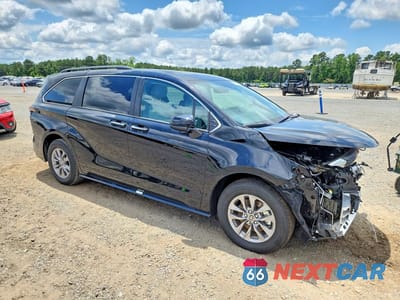 Czwarte zdjęcie samochodu z boku: 2026 TOYOTA SIENNA XLE 8-PASSENGER VIN:5TDYRKEC0TS307953 - miniatura
