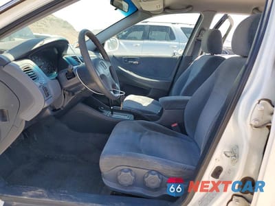 Zdjęcie 7 z 12 samochodu: 2001 HONDA ACCORD LX VIN:1HGCG56431A137625 - miniatura
