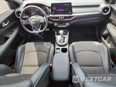 Zdjęcie 8 z 12 samochodu: 2024 KIA FORTE GT LINE VIN:3KPF54AD7RE821024 - miniatura