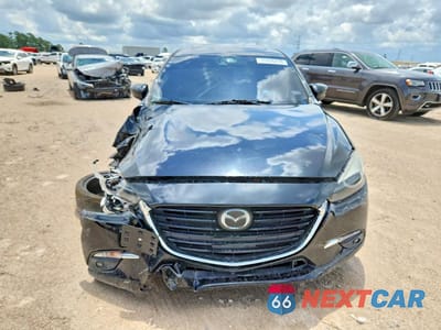 Piąte zdjęcie samochodu w środku: 2018 MAZDA 3 VIN:3MZBN1M38JM193644 - miniatura
