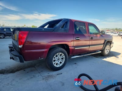 Trzecie zdjęcie samochodu z tyłu: 2004 CHEVROLET AVALANCHE C1500 VIN:3GNEC12T64G197422 - miniatura