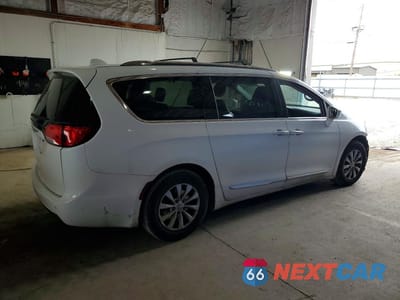 Trzecie zdjęcie samochodu z tyłu: 2019 CHRYSLER PACIFICA TOURING L VIN:2C4RC1BG3KR582974 - miniatura