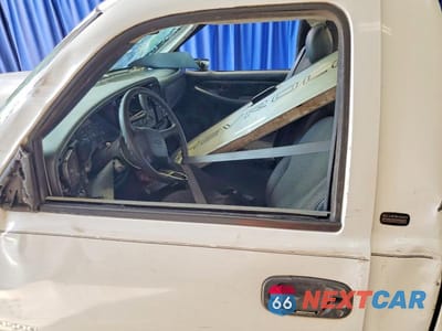 Zdjęcie 7 z 12 samochodu: 1999 CHEVROLET SILVERADO C1500 VIN:1GCEC14W4XE216609 - miniatura