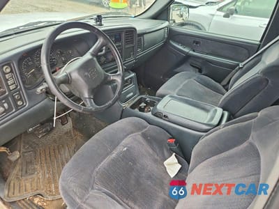 Zdjęcie 8 z 12 samochodu: 2002 CHEVROLET SILVERADO K1500 VIN:1GCEK19T52E208481 - miniatura