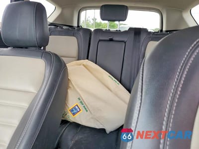 Zdjęcie 10 z 13 samochodu: 2019 FORD ESCAPE SEL VIN:1FMCU9HD3KUC47789 - miniatura