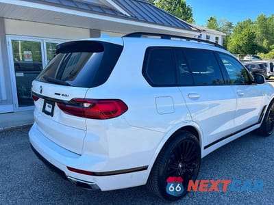 Czwarte zdjęcie samochodu z boku: 2019 BMW X7 XDRIVE50I VIN:5UXCX4C59KLS38985 - miniatura
