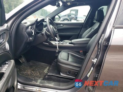 Zdjęcie 7 z 13 samochodu: 2022 ALFA ROMEO STELVIO TI VIN:ZASPAKBN0N7D32722 - miniatura