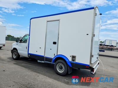 Drugie zdjęcie samochodu z przodu: 2023 FORD E350 REFRIGERATED BOX TRUCK VIN:1FDWE3FKXPDD14758 - miniatura