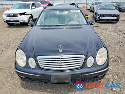 Piąte zdjęcie samochodu w środku: 2004 MERCEDES-BENZ E 500 4MATIC VIN:WDBUH83J84X131962 - miniatura