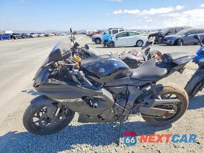 Trzecie zdjęcie samochodu z tyłu: 2024 YAMAHA YZFR7 VIN:JYARM38Y8RA002296 - miniatura