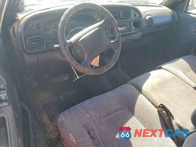 Zdjęcie 8 z 12 samochodu: 2001 DODGE RAM 1500 VIN:3B7HC13Y51G802381 - miniatura