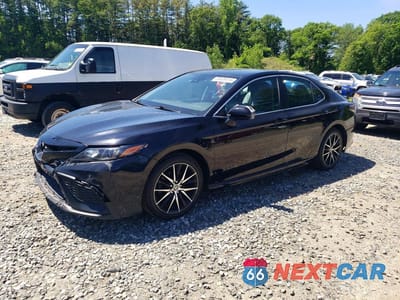 2021 TOYOTA CAMRY SE 4T1G11AK2MU476830 - główne zdjęcie licytacji z USA - miniatura