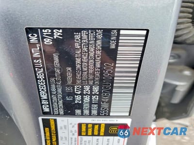 Zdjęcie 12 z 12 samochodu: 2016 MERCEDES-BENZ C 300 4MATIC VIN:55SWF4KB7GU109502 - miniatura