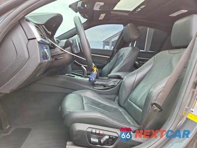 Zdjęcie 7 z 12 samochodu: 2018 BMW 330 I VIN:WBA8B9G53JNU58071 - miniatura