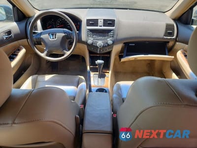Zdjęcie 8 z 12 samochodu: 2005 HONDA ACCORD EX VIN:1HGCM66545A060910 - miniatura
