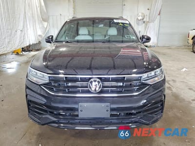 Piąte zdjęcie samochodu w środku: 2024 VOLKSWAGEN TIGUAN SE R-LINE BLACK VIN:3VV8B7AX5RM180993 - miniatura