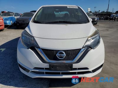 Piąte zdjęcie samochodu w środku: 2017 NISSAN VERSA NOTE S PLUS VIN:3N1CE2CP9HL365930 - miniatura