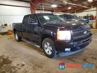 Czwarte zdjęcie samochodu z boku: 2011 CHEVROLET SILVERADO VIN:1GCRKSE34BZ364209 - miniatura