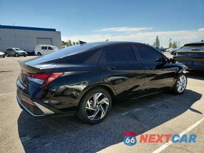 Trzecie zdjęcie samochodu z tyłu: 2025 HYUNDAI ELANTRA SEL SPORT VIN:KMHLM4DG0SU951287 - miniatura