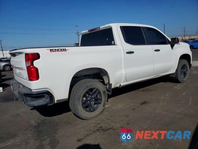 Trzecie zdjęcie samochodu z tyłu: 2020 CHEVROLET SILVERADO K1500 LT TRAIL BOSS VIN:1GCPYFED7LZ289450 - miniatura