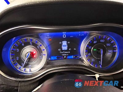 Zdjęcie 9 z 12 samochodu: 2021 CHRYSLER 300 S VIN:2C3CCABG5MH523492 - miniatura