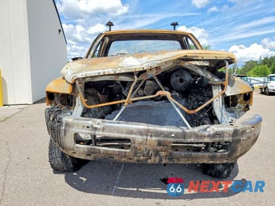 Piąte zdjęcie samochodu w środku: 2001 DODGE RAM 2500 VIN:3B7KF26Z61M269630 - miniatura