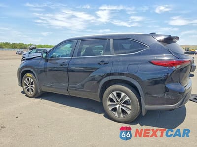 Drugie zdjęcie samochodu z przodu: 2023 TOYOTA HIGHLANDER XLE VIN:5TDKDRBHXPS010370 - miniatura