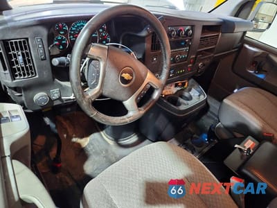 Zdjęcie 8 z 13 samochodu: 2015 CHEVROLET EXPRESS G2500 VIN:1GCWGFCFXF1167896 - miniatura