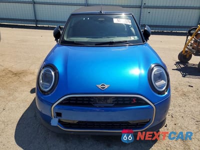 Piąte zdjęcie samochodu w środku: 2025 MINI COOPER S VIN:WMW23GX05S2X60220 - miniatura