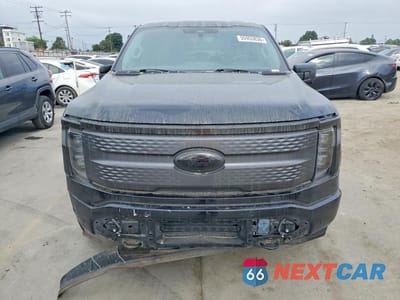 Piąte zdjęcie samochodu w środku: 2023 FORD F150 VIN:1FT6W1EV6PWG35220 - miniatura
