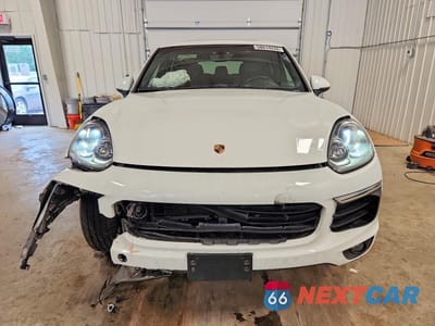 Piąte zdjęcie samochodu w środku: 2016 PORSCHE CAYENNE VIN:WP1AA2A25GKA11537 - miniatura