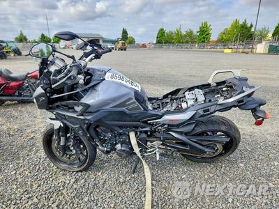 Trzecie zdjęcie samochodu z tyłu: 2019 YAMAHA MTT09 C VIN:JYARN60Y8KA000354 - miniatura