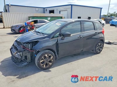 2015 NISSAN VERSA NOTE SV 3N1CE2CP6FL364845 - główne zdjęcie licytacji z USA - miniatura